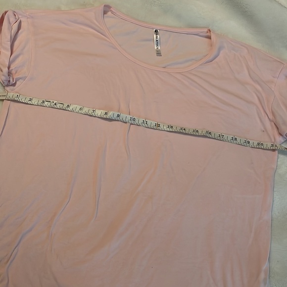 Fabletics Plain Pink Tee size Large - Picture 2 of 5